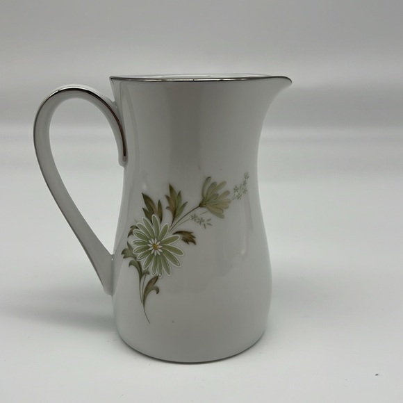 Noritake Soroya 6853 small pitcher Creamer Light Green Daisy Simple Pattern - Picture 3 of 7